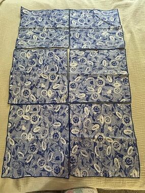 Spode Blue Room Sunflower Pattern Set of 6 Cloth Napkins.